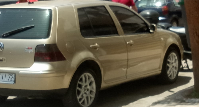 VOLKSWAGEN Golf 4 pour Reprise