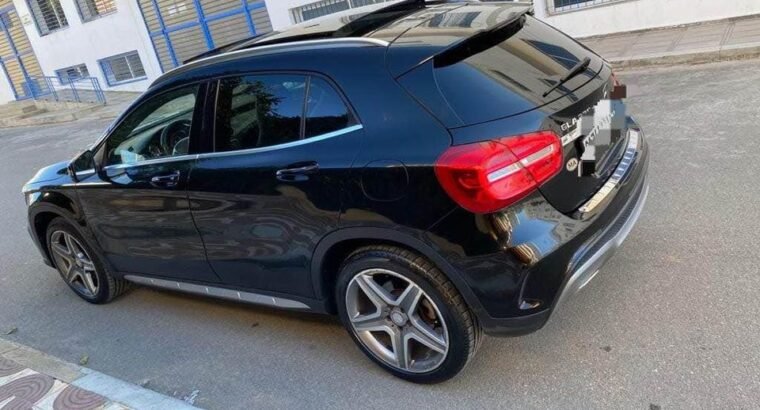 Mercedes GLA 220