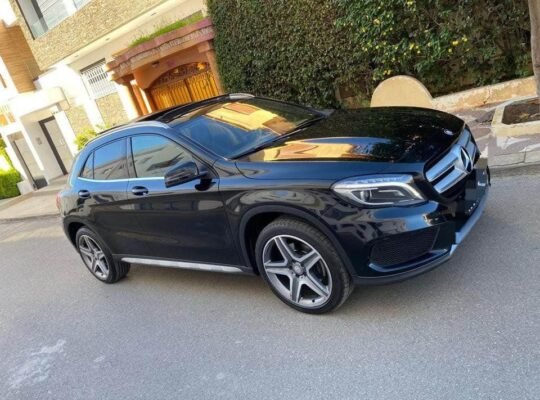 Mercedes GLA 220