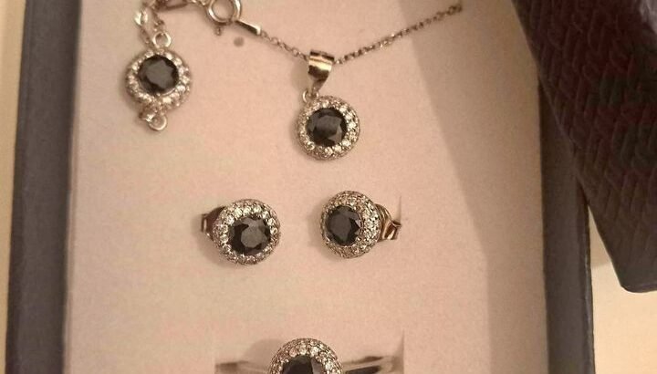 Accessoires bijoux no9ra